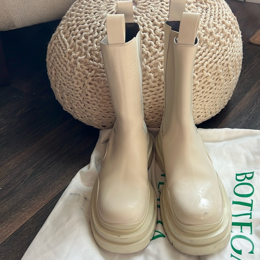 BOTTEGA VENETA Tire Chelsea Boots